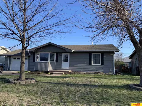 1448 W 8th St, Fremont, NE 68025