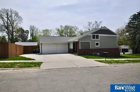 4701 Sumner St, Lincoln, NE 68506