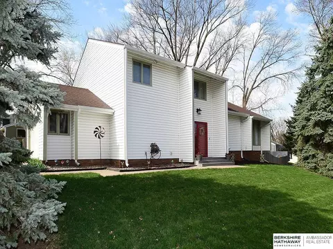 606 S 152 Cir, Omaha, NE 68154