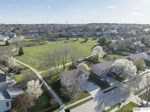 15207 Chalco Pointe Pointe, Omaha, NE 68138