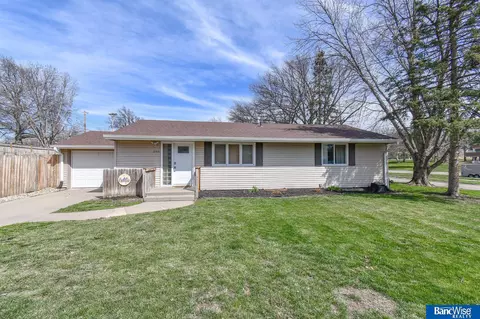 1340 S 49th St, Lincoln, NE 68510