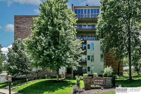 3003 Paddock Rd #517, Omaha, NE 68124
