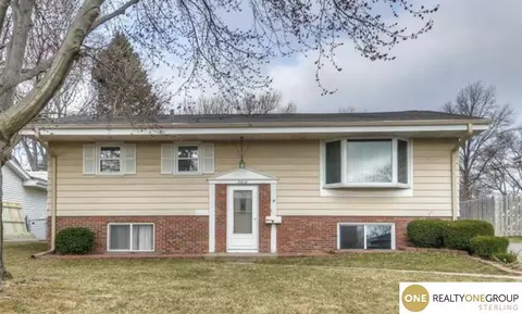 2816 S 136 St, Omaha, NE 68144