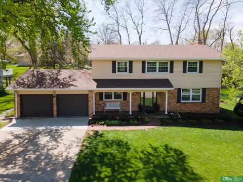 11717 Leavenworth St, Omaha, NE 68154