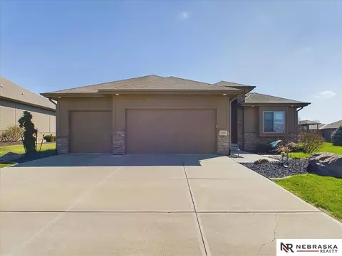 20505 Yort St, Elkhorn, NE 68022