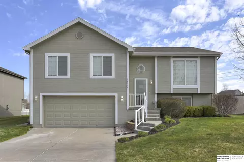 18916 Adams St, Omaha, NE 68135