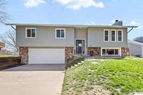5005 S 149th St, Omaha, NE 68137