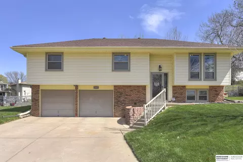 5721 N 114th St, Omaha, NE 68164