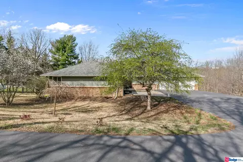 1579 Deer Creek Dr, Fort Calhoun, NE 68023