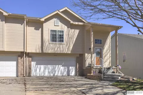 15416 Camden Ave, Omaha, NE 68116