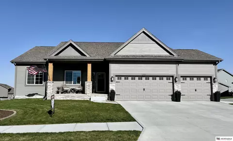 7153 N 167th St, Bennington, NE 68007