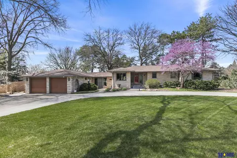1355 Fall Creek Rd, Lincoln, NE 68510