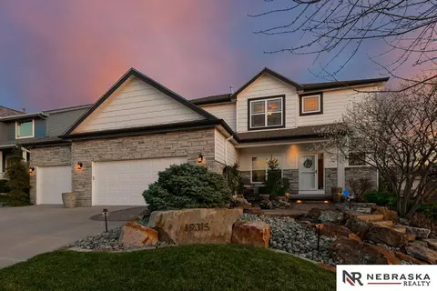 19315 Patterson St, Omaha, NE 68135