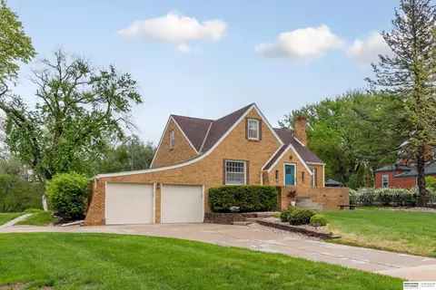 7838 Military Ave, Omaha, NE 68134