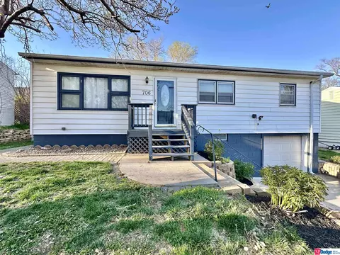 706 W 31 Ave, Bellevue, NE 68005