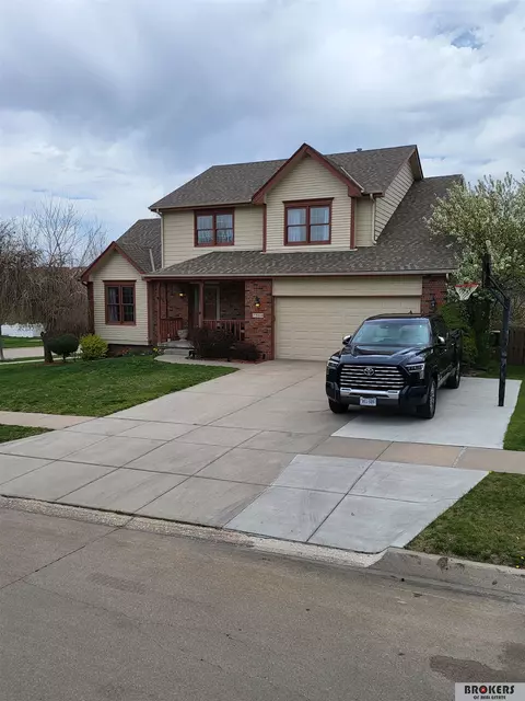 7300 Canyon Rd, Lincoln, NE 68516