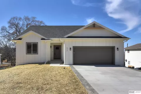 4414 S 46th St, Omaha, NE 68117