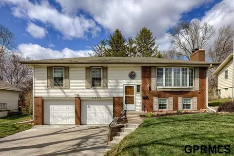 9752 Cady Ave, Omaha, NE 68134
