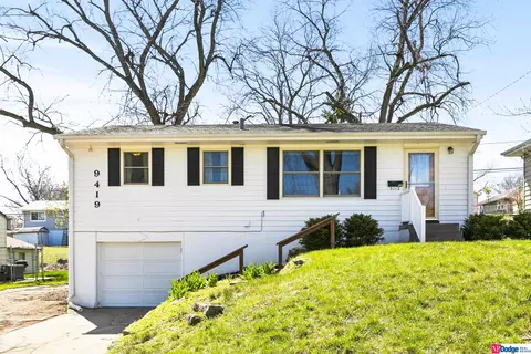 9419 Meredith Ave, Omaha, NE 68134