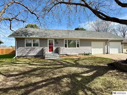 1359 Meadow Ln, York, NE 68467