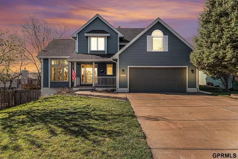 4605 Aspen Cir, Omaha, NE 68157