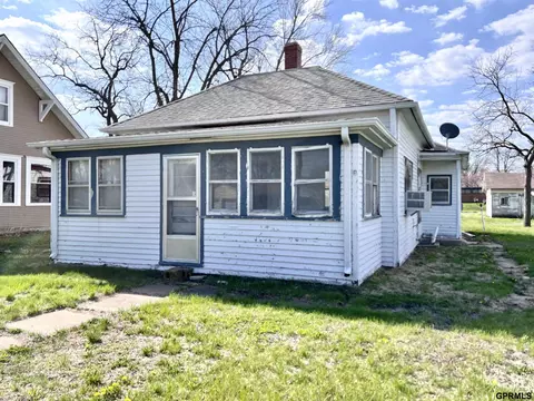1319 I St, Geneva, NE 68361