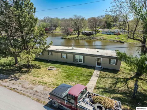 8306 Dawson Rd, Plattsmouth, NE 68048