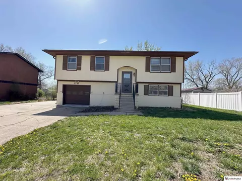 1717 Irving St, Beatrice, NE 68310 photo 5