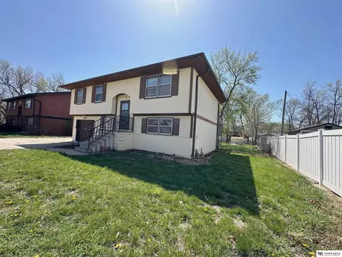 1717 Irving St, Beatrice, NE 68310 photo 6
