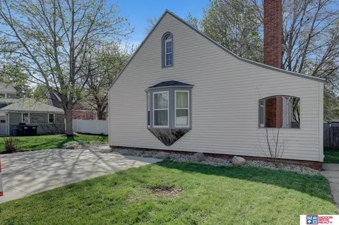 3311 Pine St, Omaha, NE 68105