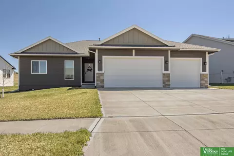2978 Ravae Ln, Blair, NE 68008