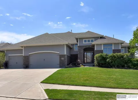 1520 N 185th St, Elkhorn, NE 68022