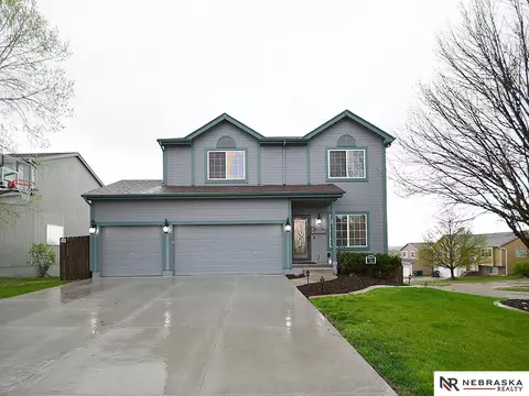 7304 S 182nd St, Omaha, NE 68136