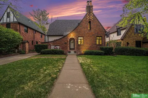 763 N 58 St, Omaha, NE 68132