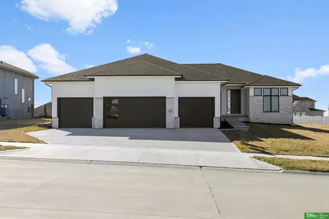 11606 S 116th St, Papillion, NE 68046