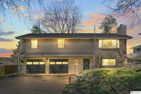 208 S 21st St, Tekamah, NE 68061