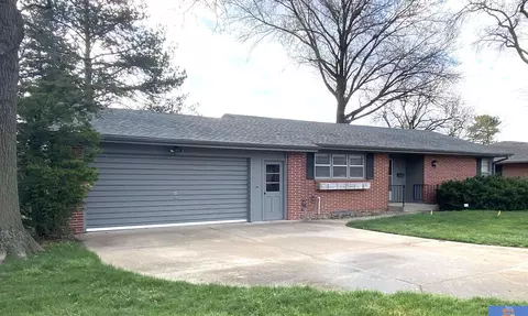 322 N 21st St, Beatrice, NE 68310