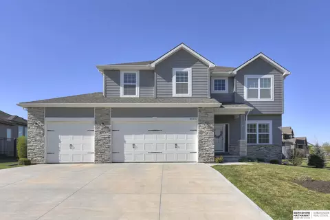 16902 Bondesson St, Bennington, NE 68007