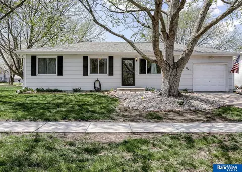1941 SW 22nd St, Lincoln, NE 68522