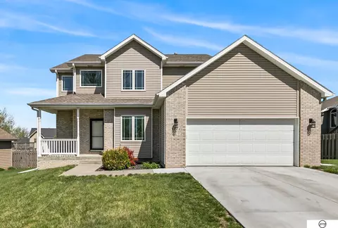 3044 Oshea Dr, Lincoln, NE 68516