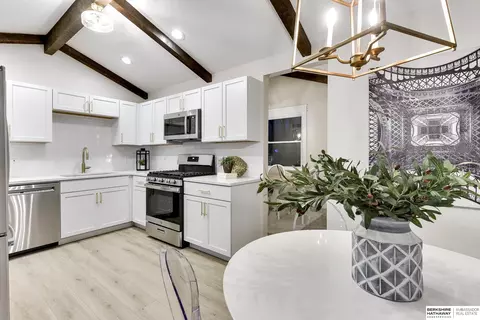 14729 Adams Cir, Omaha, NE 68137