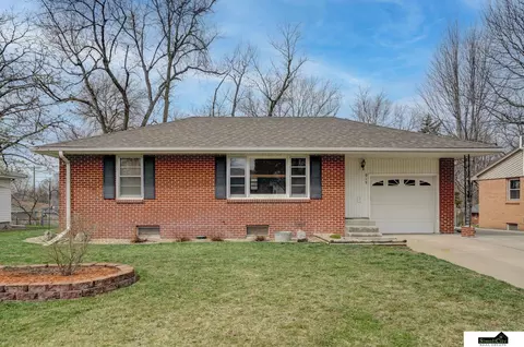 915 El Avado Ave, Lincoln, NE 68504