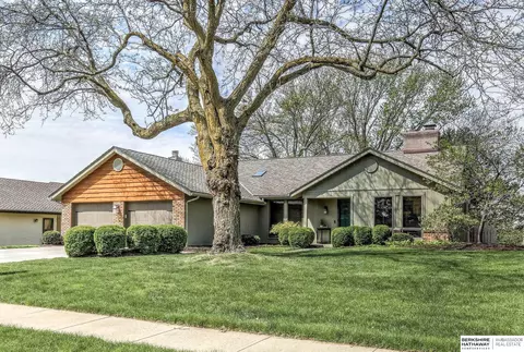 724 S 156th Avenue Cir, Omaha, NE 68118