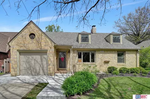 2626 Woodsdale Blvd, Lincoln, NE 68502