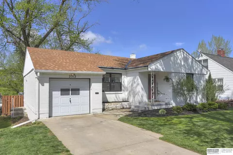 2312 N 61st St, Omaha, NE 68104