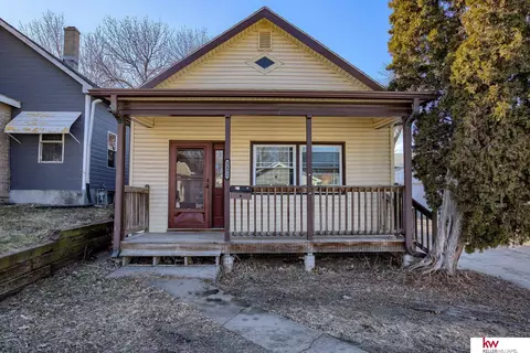 2432 S 17th St, Omaha, NE 68108