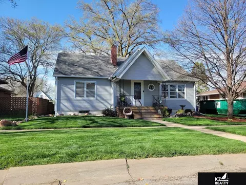 808 5th St, Friend, NE 68359