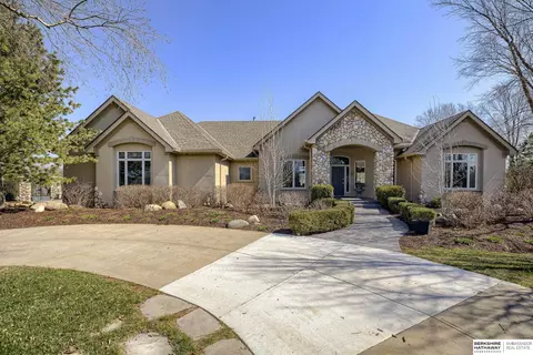 1925 Soren Dr, Blair, NE 68008