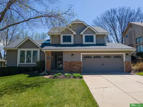 15677 Hamilton St, Omaha, NE 68116