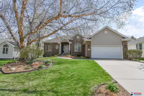 7130 Eagle Ridge Cir, Lincoln, NE 68516